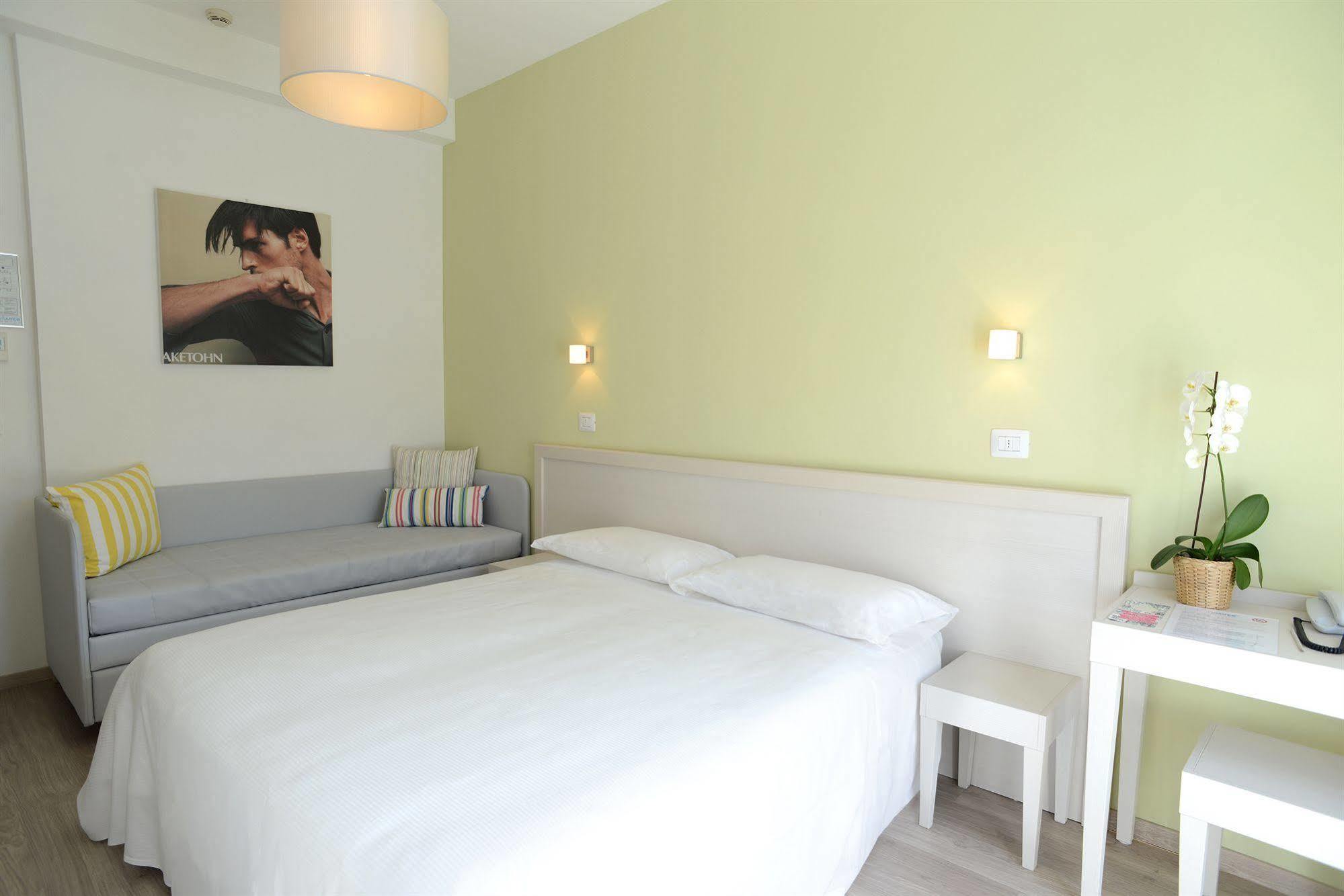 צ'סנטיקו Maree Hotel מראה חיצוני תמונה
