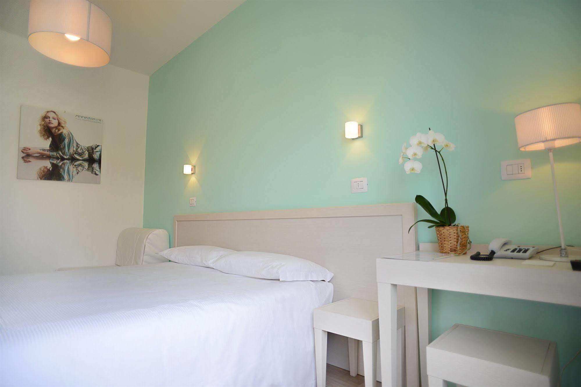 צ'סנטיקו Maree Hotel מראה חיצוני תמונה